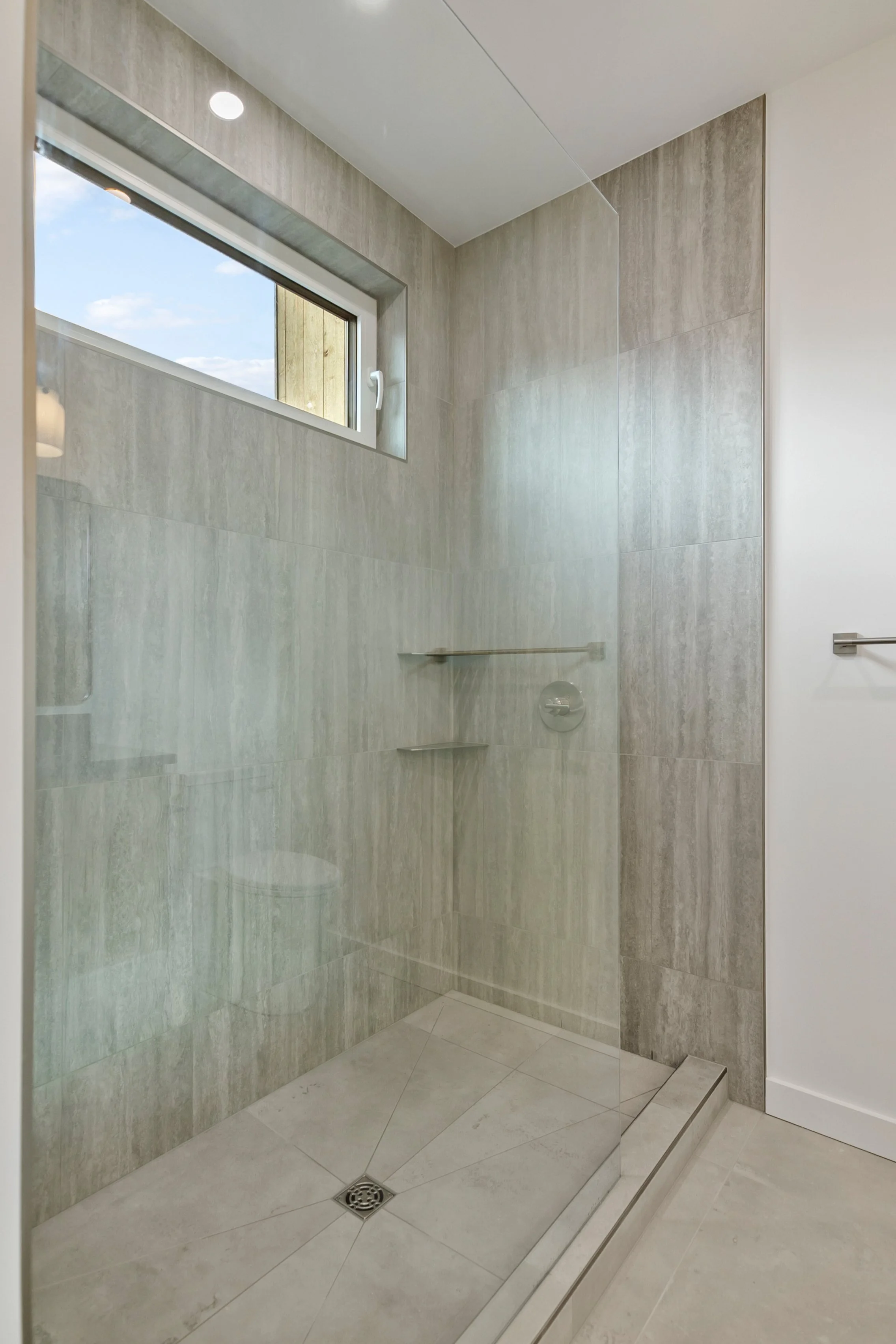 Primary Bathroom Shower Tile Detail