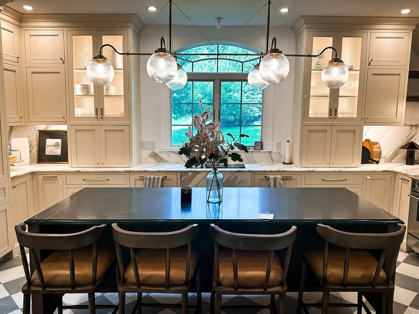 Another dream kitchen wired up, this time with G&amp;H Carpentry in Norwell, MA.♟️

#NorwellMA #SouthShoreElectrician #KitchenRemodel #KitchenLighting #RecessedLighting #PendantLighting #CustomLighting #KitchenGoals #LightingDesign #MassachusettsElec