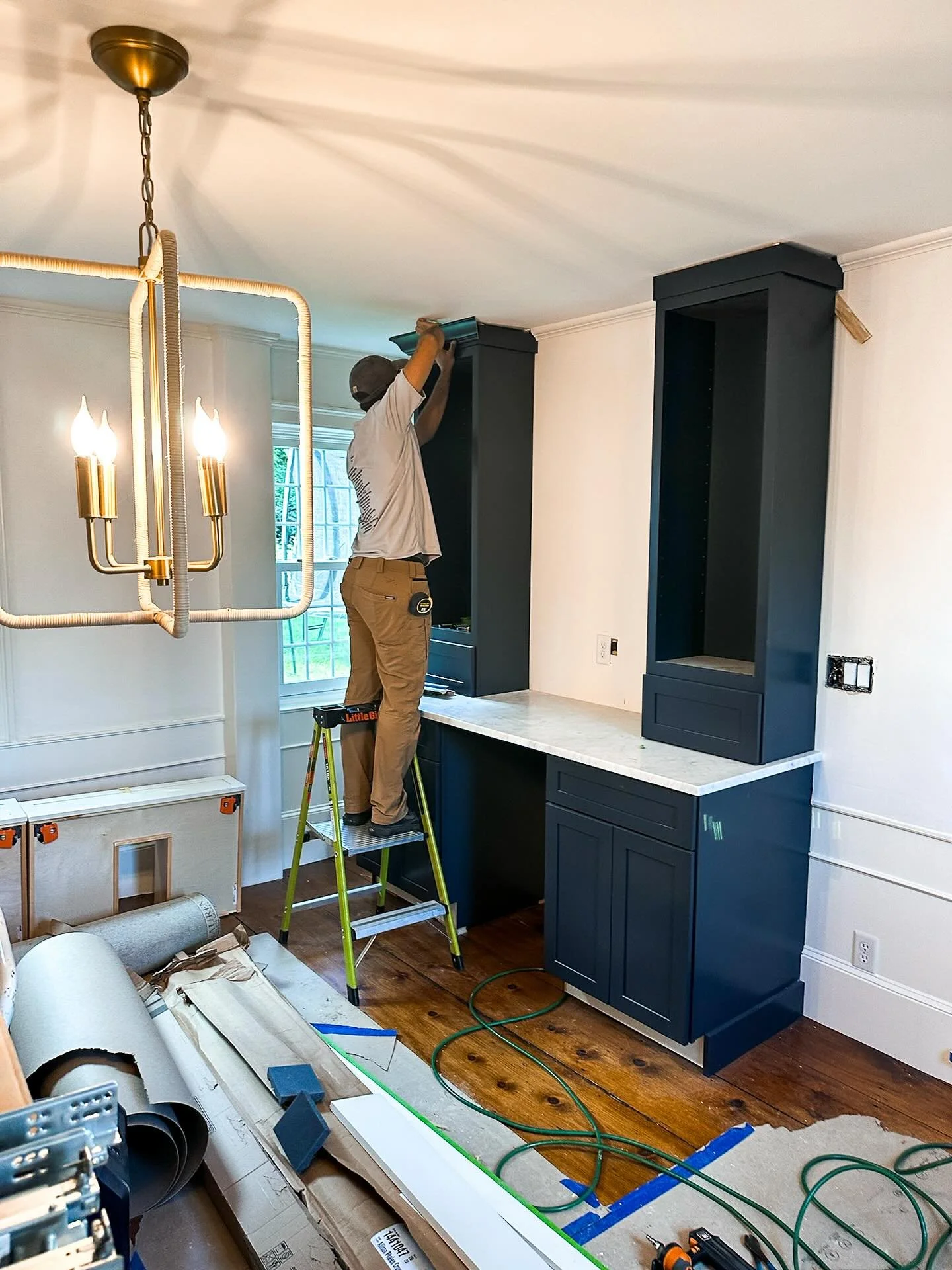 Behind the scenes of a kitchen, bath, dining, and living room remodel we helped bring to life with Custom House in Duxbury, MA

#HomeRemodel #LightingInstallation #RecessedLighting #DuxburyMA #ElectricalServices #ElectricianLife #SouthShoreElectricia