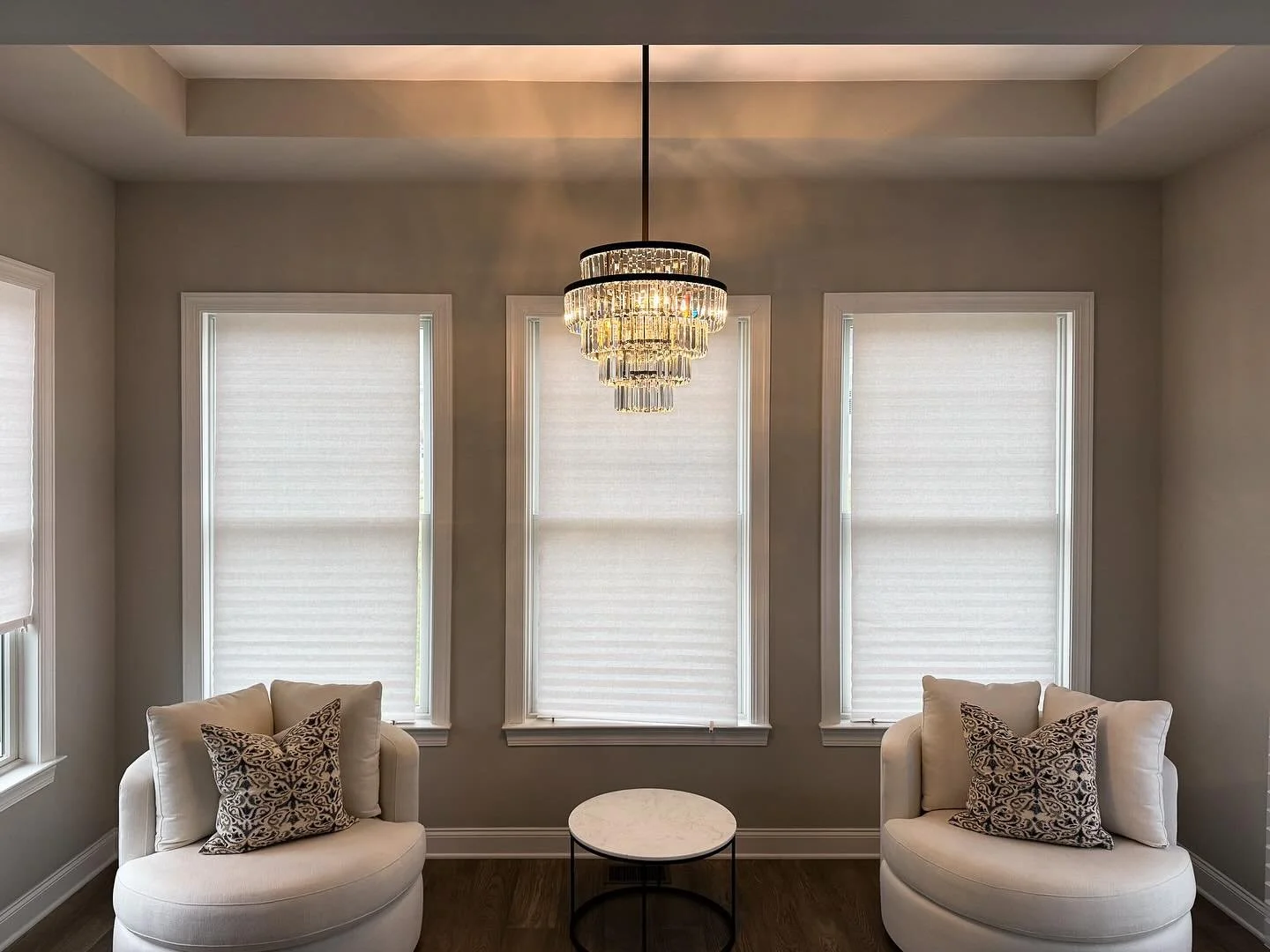 No matter the style, we love helping homeowners and designers bring their lighting vision to life.💡Which pendant is your favorite?

#PendantLighting #LightingDesign #ElectricalContractor #ElectricianLife #LightingInstallation #SouthShoreMA #Resident