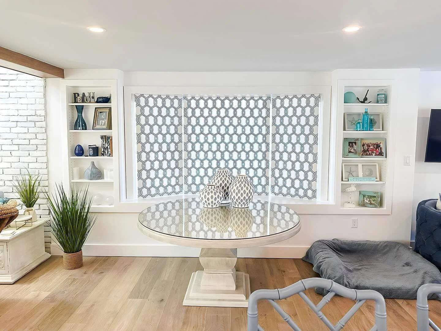 Our favorite living room wiring jobs 🛋️ Swipe through for inspiration and call us for the hook up! 

#HomeRemodel #ElectricalServices #SouthShoreMA #MassachusettsElectrician #LightingInstallation #ResidentialElectrician #ElectricianLife #HomeImprove