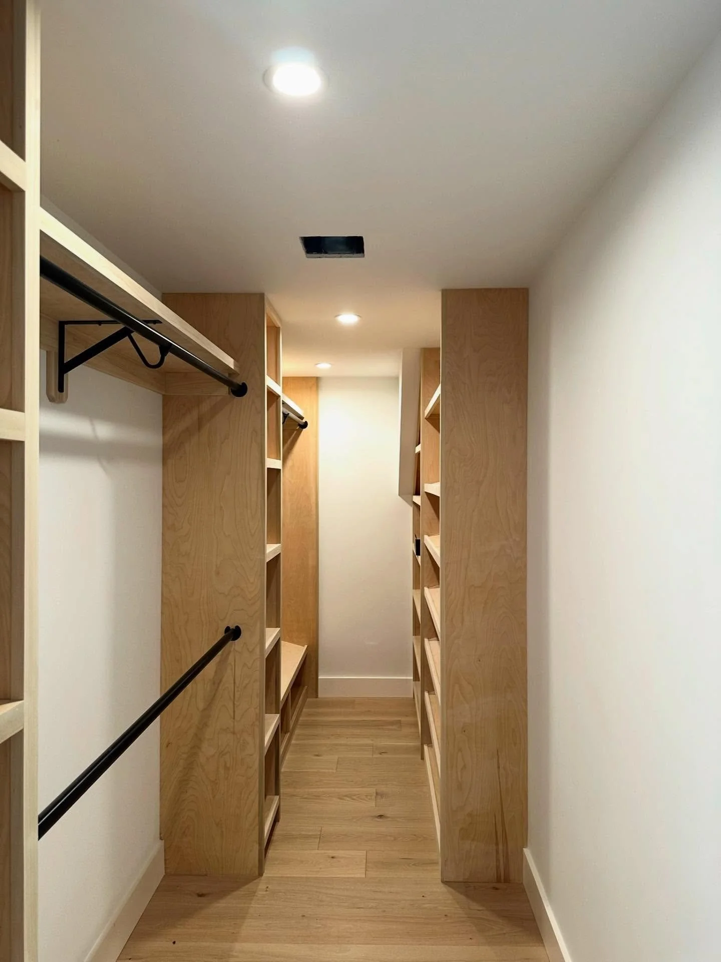 Your first walk-in closet deserves more than one sad ceiling bulb💡

#recessedlighting #walkincloset #electricians