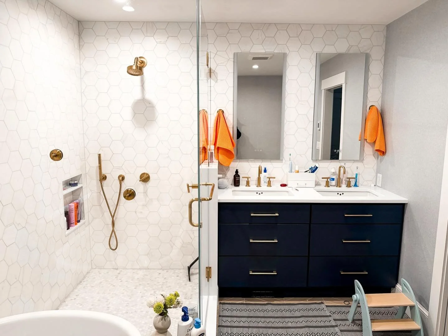 Proud of the bathroom remodel wiring job we just wrapped with @customhousellc 

#bathroomremodel #electricaljobs #electricianlife