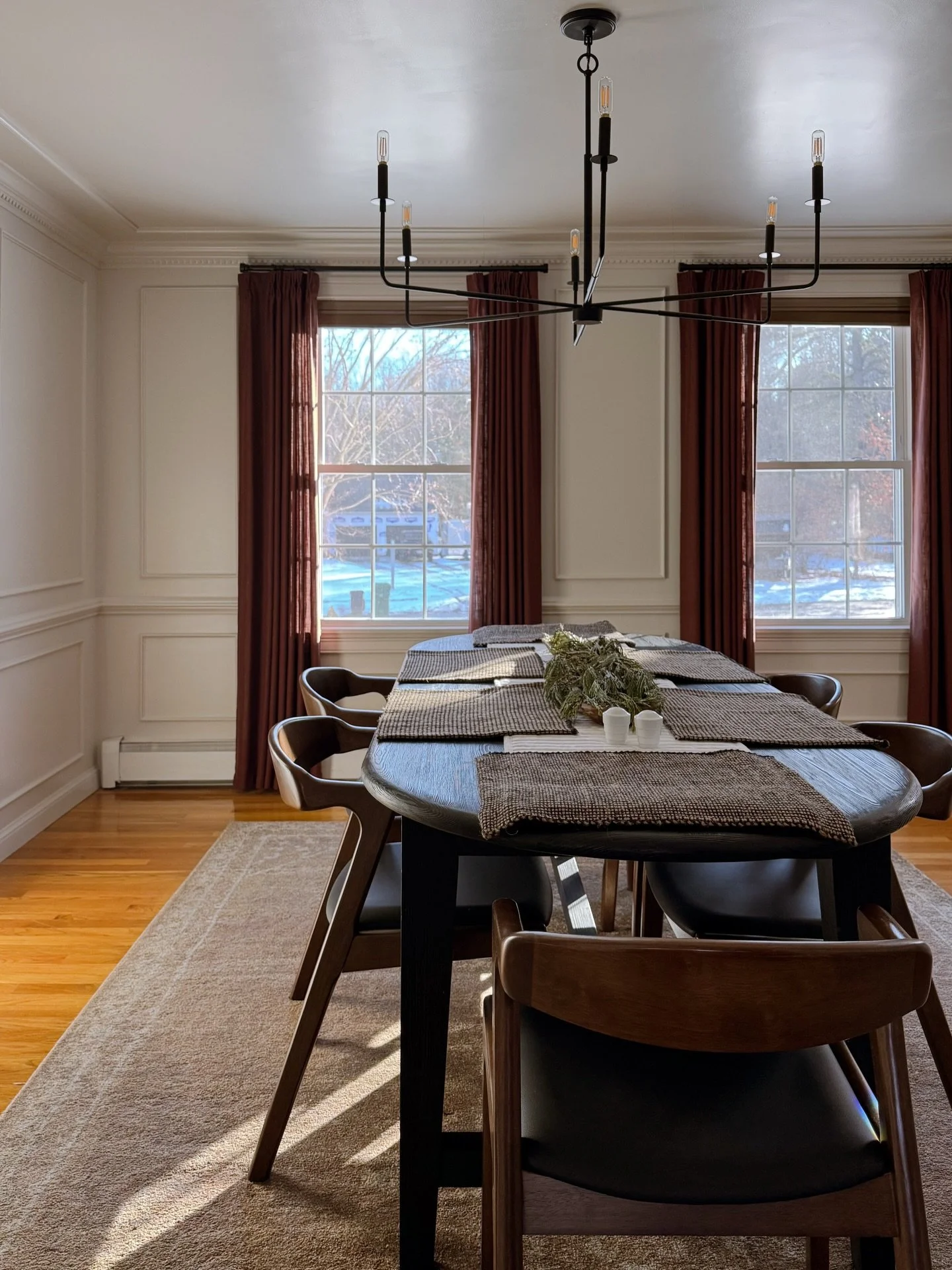 A dining room refresh rooted in craft and proportion.

We began by smoothing the existing ceiling with plaster to eliminate the old texture, then added custom wall moulding throughout the space, finished with a bespoke dentil crown with a custom hori