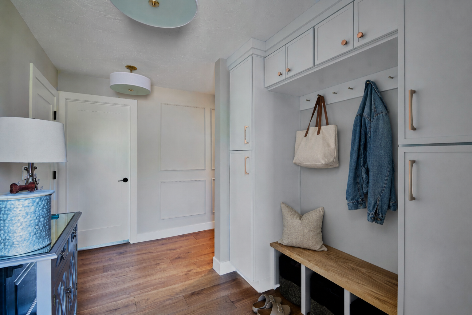 Mudroom Entry_Virtual Staging.png