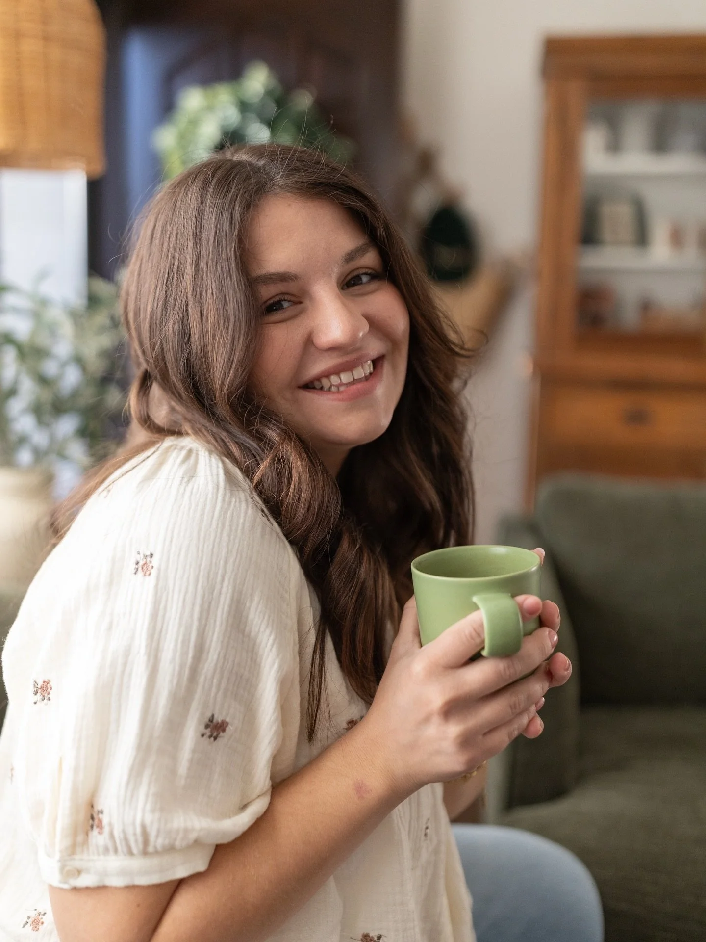 My website is live 💛💻 Check it out in my bio and sign up for a free consultation!

Thank you to my friend @delaneyhady for branding photos, my logo, and your creative direction!!!