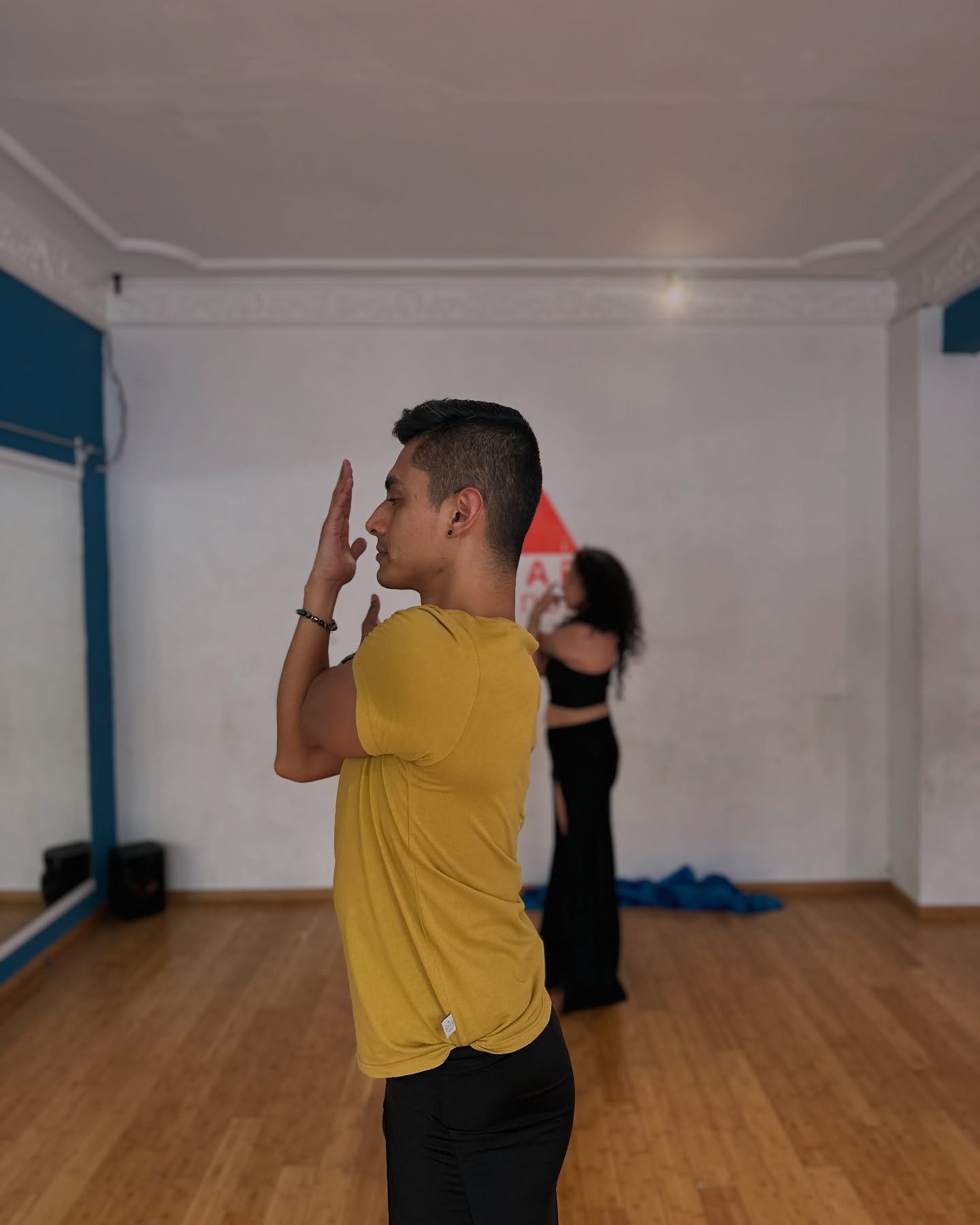 La importancia de calentar y enfriar en la danza oriental es vital 💃✨. Tus articulaciones y m&uacute;sculos necesitan equilibrio y flexibilidad para rendir al m&aacute;ximo 🧘&zwj;♀️

En tu #hogardedanza nos preocupamos por tu cuerpo y mente 🧠💕. R