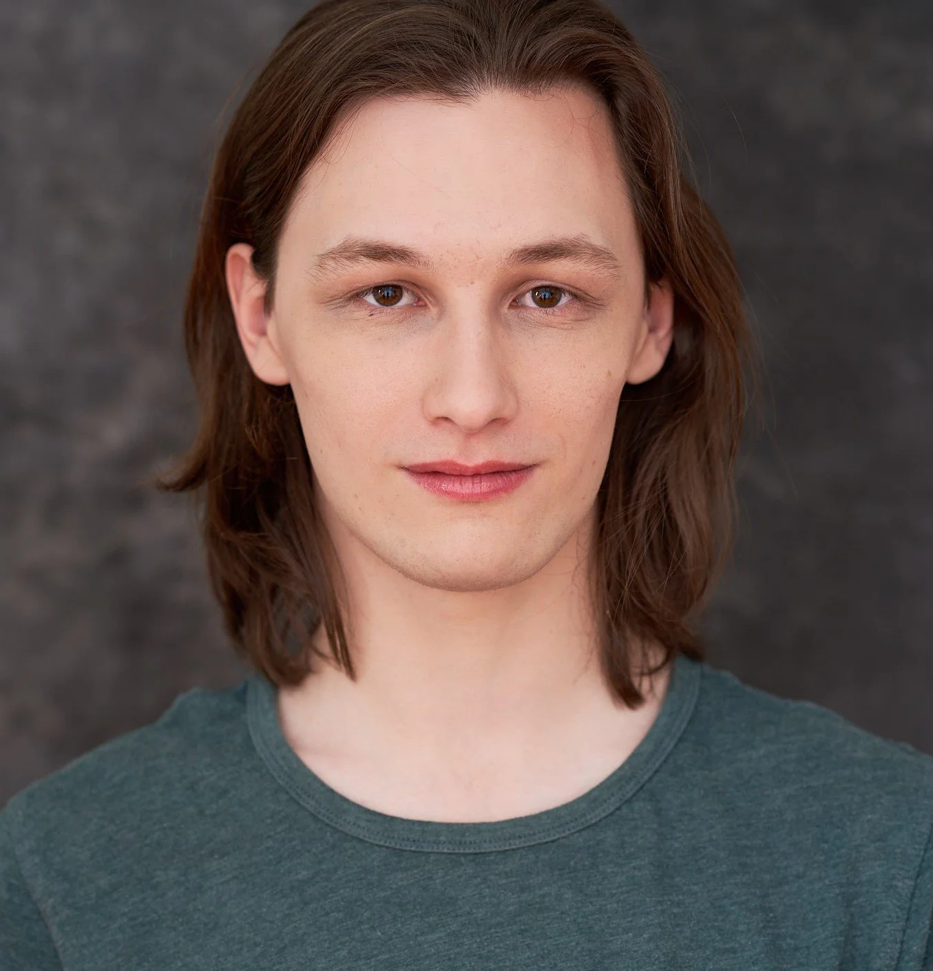HEADSHOT.jpg