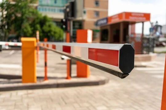 Laura Automatike - Behari Doors