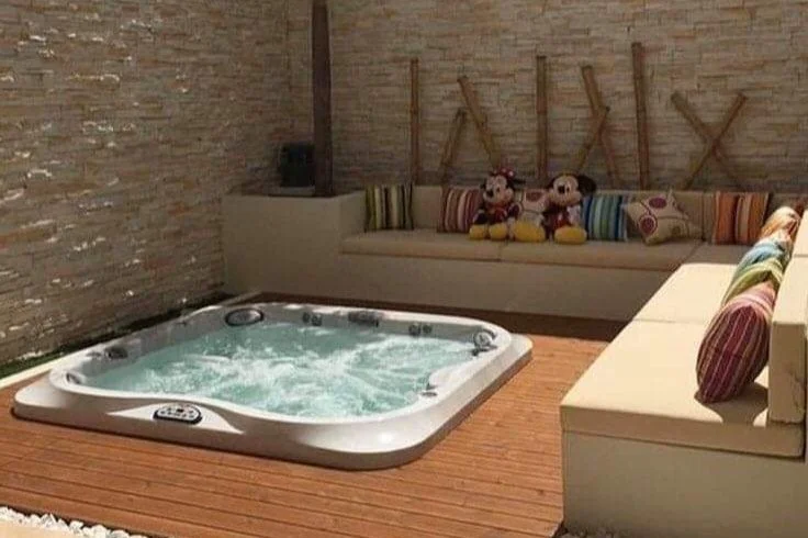 Jacuzzi - Behari Doors - Kosovë