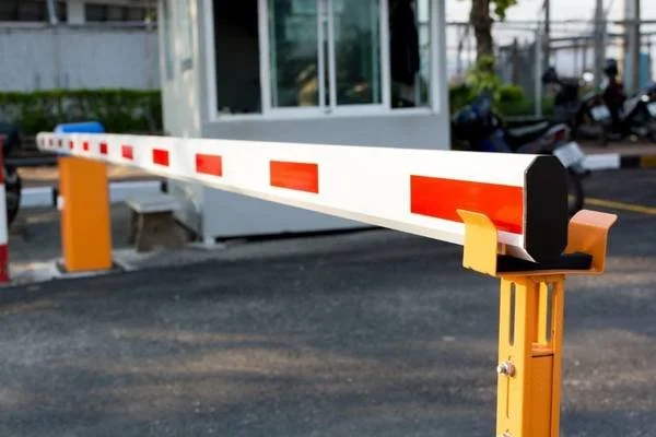 Laura Automatike - Behari Doors