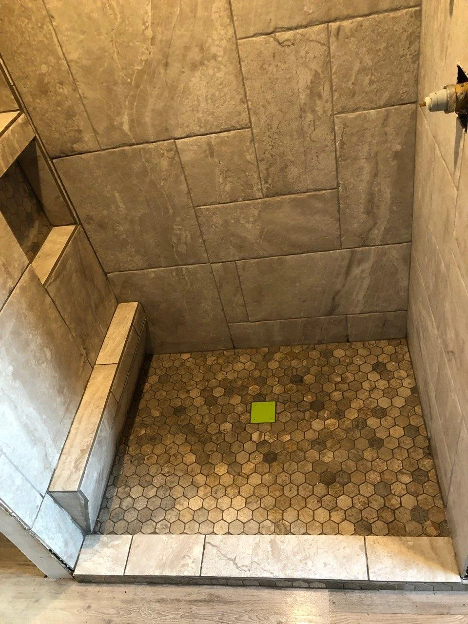 602205805.jpg
