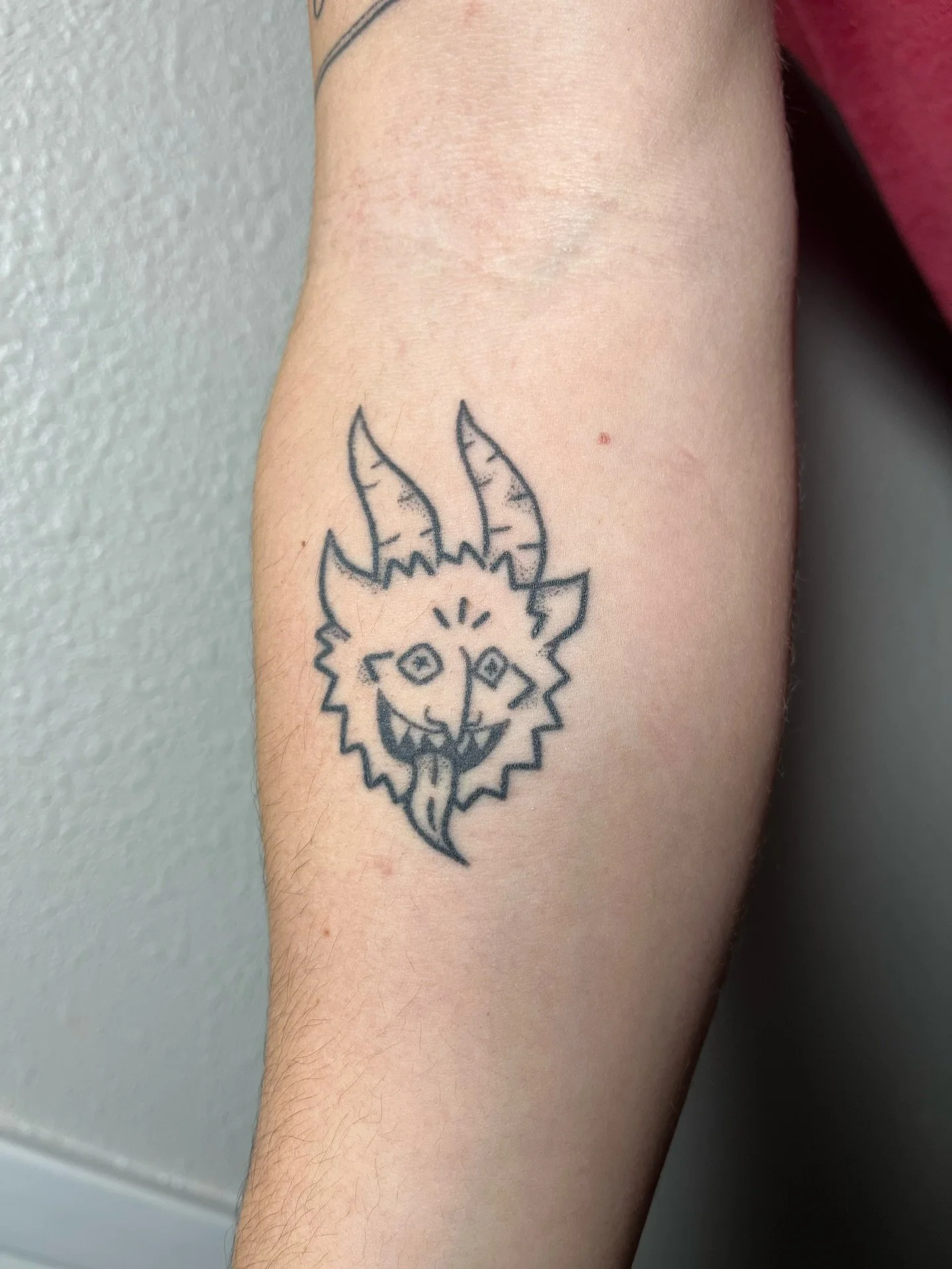 A krampus designed and tattooed by Vanessa for Cody. 

Vanessa is available to take clients and would love to give you your next tattoo. Shoot us your ideas, drop her name, and we&rsquo;ll get you set up for your appointment.

#folkloretattoo #tattoo