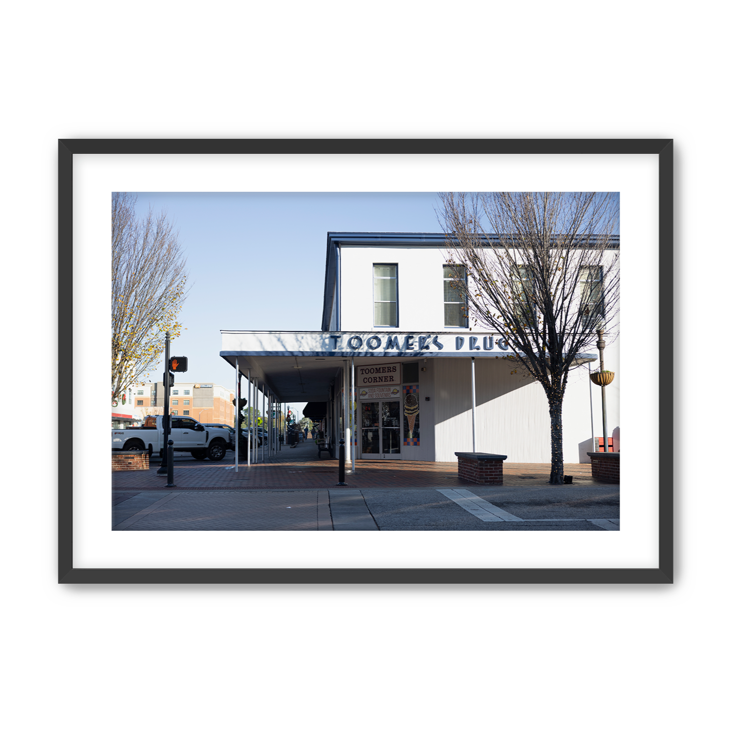 Toomer%27s+Black+Frame.png