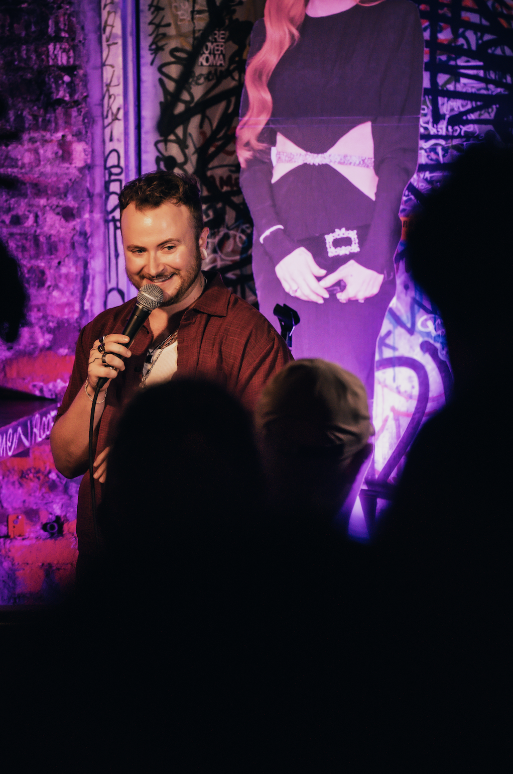 Everett Performing Stand Up @ Lindsay in NYC  A Bar