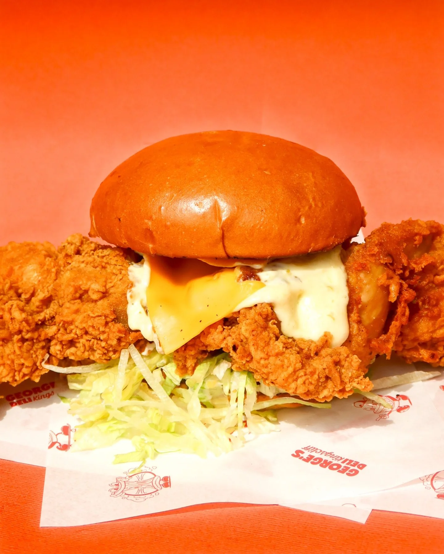 Say hello to Chicken Joe 👋 Crispy chicken, big flavour, zero fuss!

👉 Swing by Georges Deli to grab one for a year-end treat! 🧡

#georgesdeli #chickenjoe #chickenburger #kingscliff