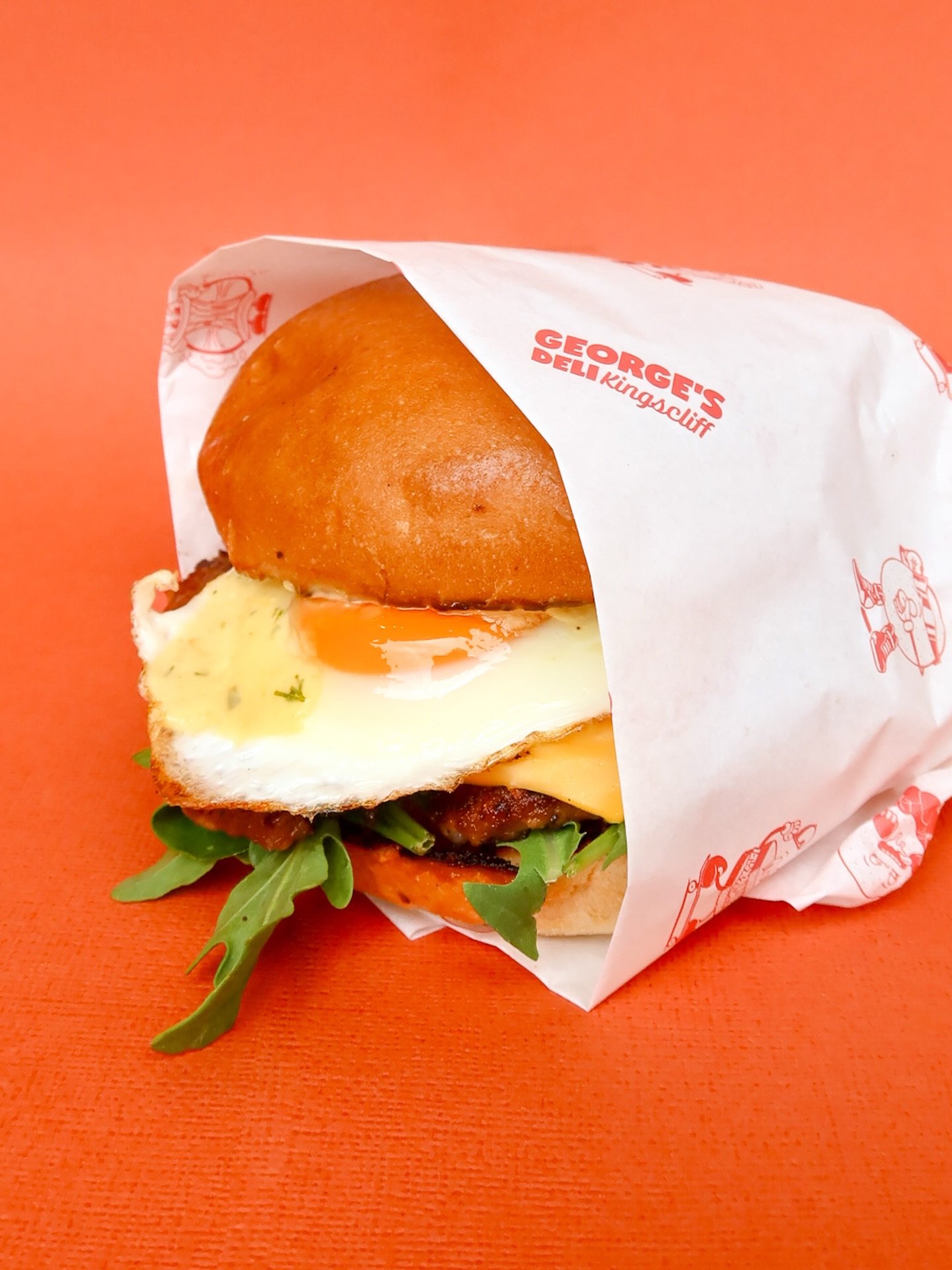 Meet the Basic B: Loaded chorizo and fresh fillings that you can&rsquo;t put down halfway 🍔 Grab one in-store or to go at Georges! 🧡

#georgesdeli #burger #breakfast #kingscliff