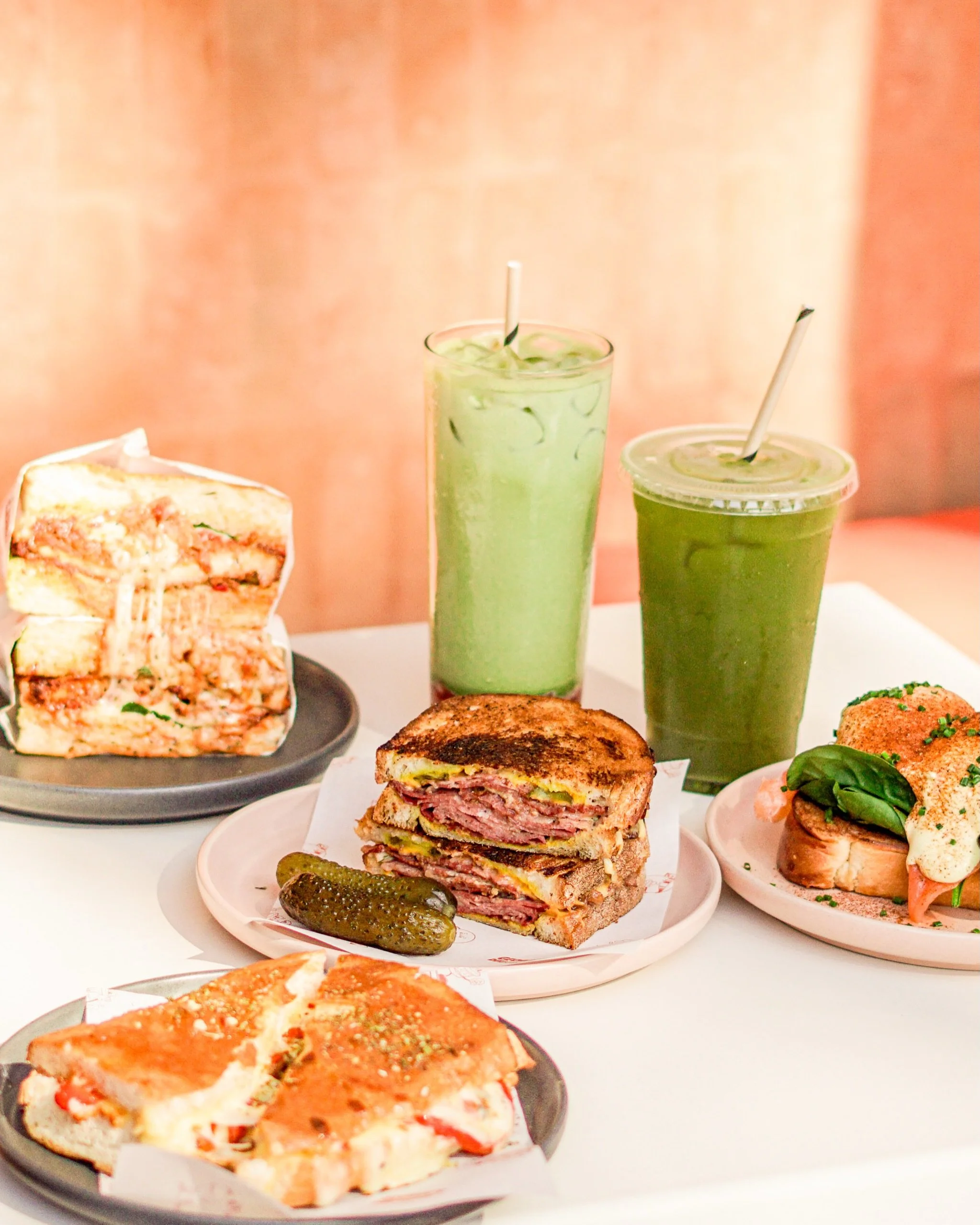 Gather your favourites, pull up a chair, and have a feast. See you at Georges 🧡

#georgesdeli #kingscliff #sandwiches #deli #foodie