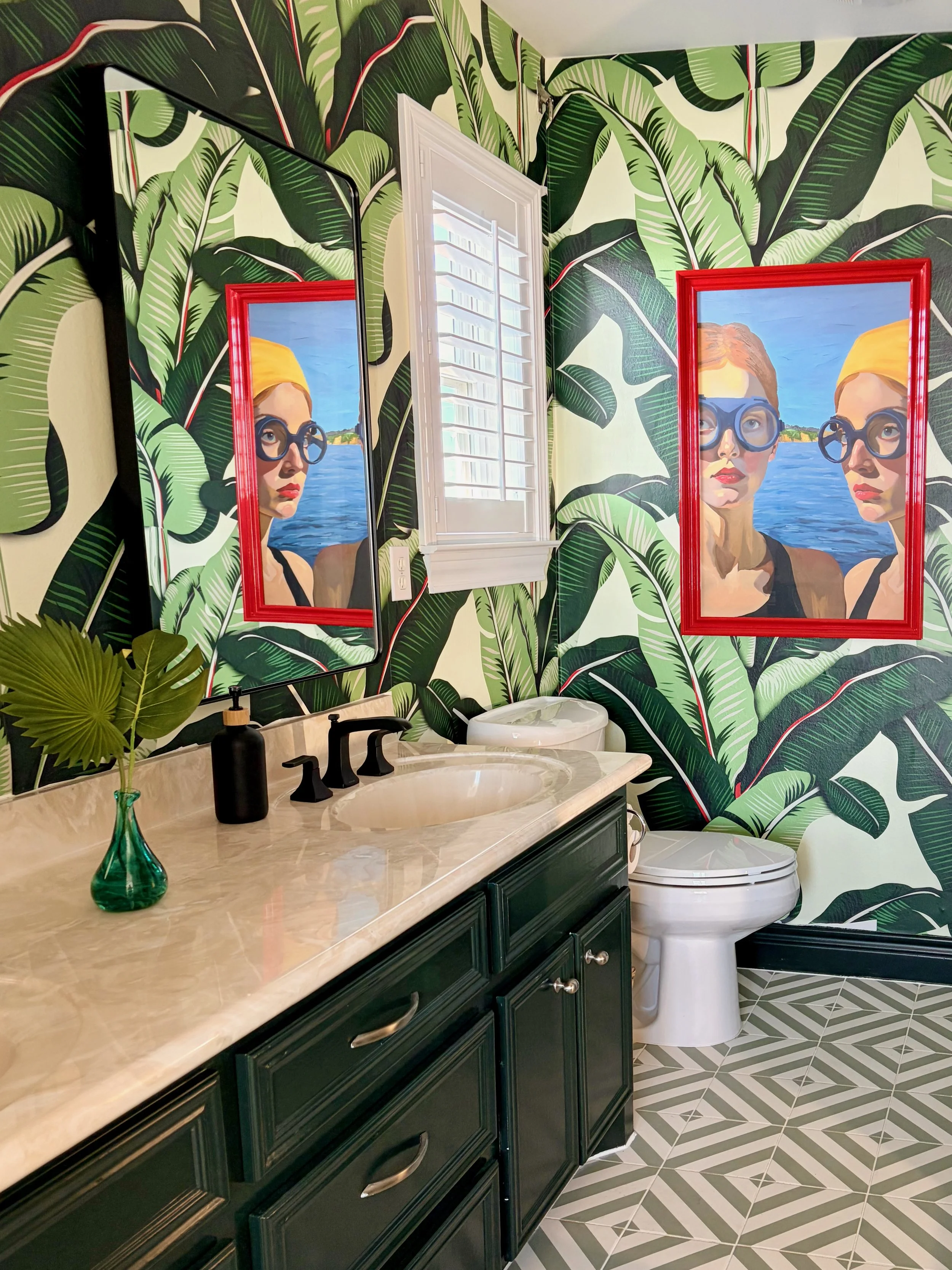 Newly renovated! The primary full bathroom has a shower/tub combo and double vanities. Located off Bedroom #1. 