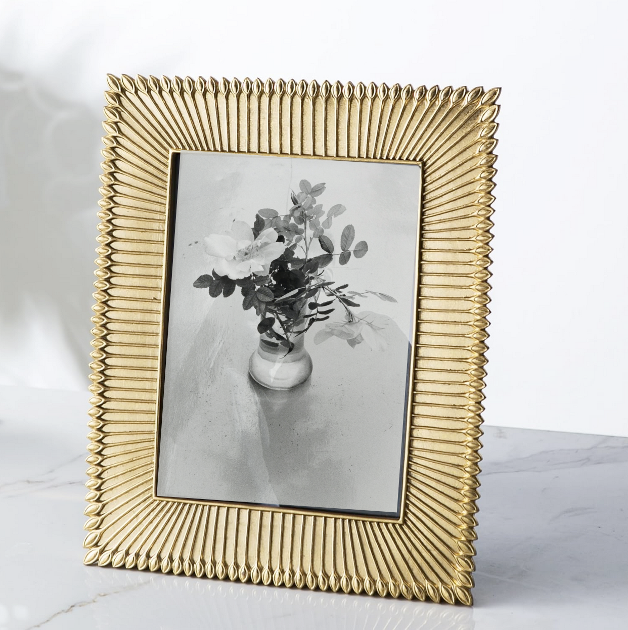 Kimdio | Gold 6x8 Picture Frame