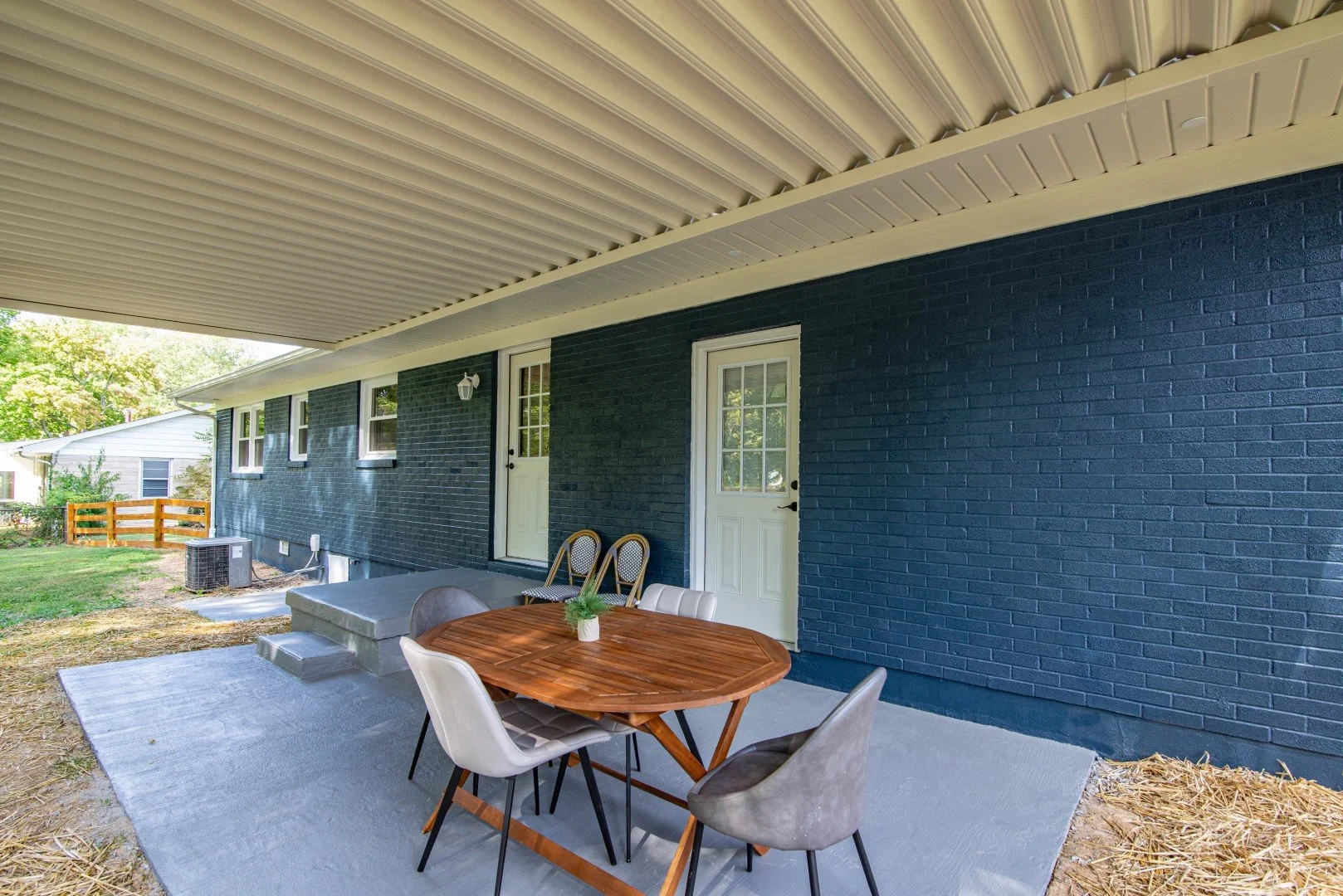 777 Carol Lane-8.jpg