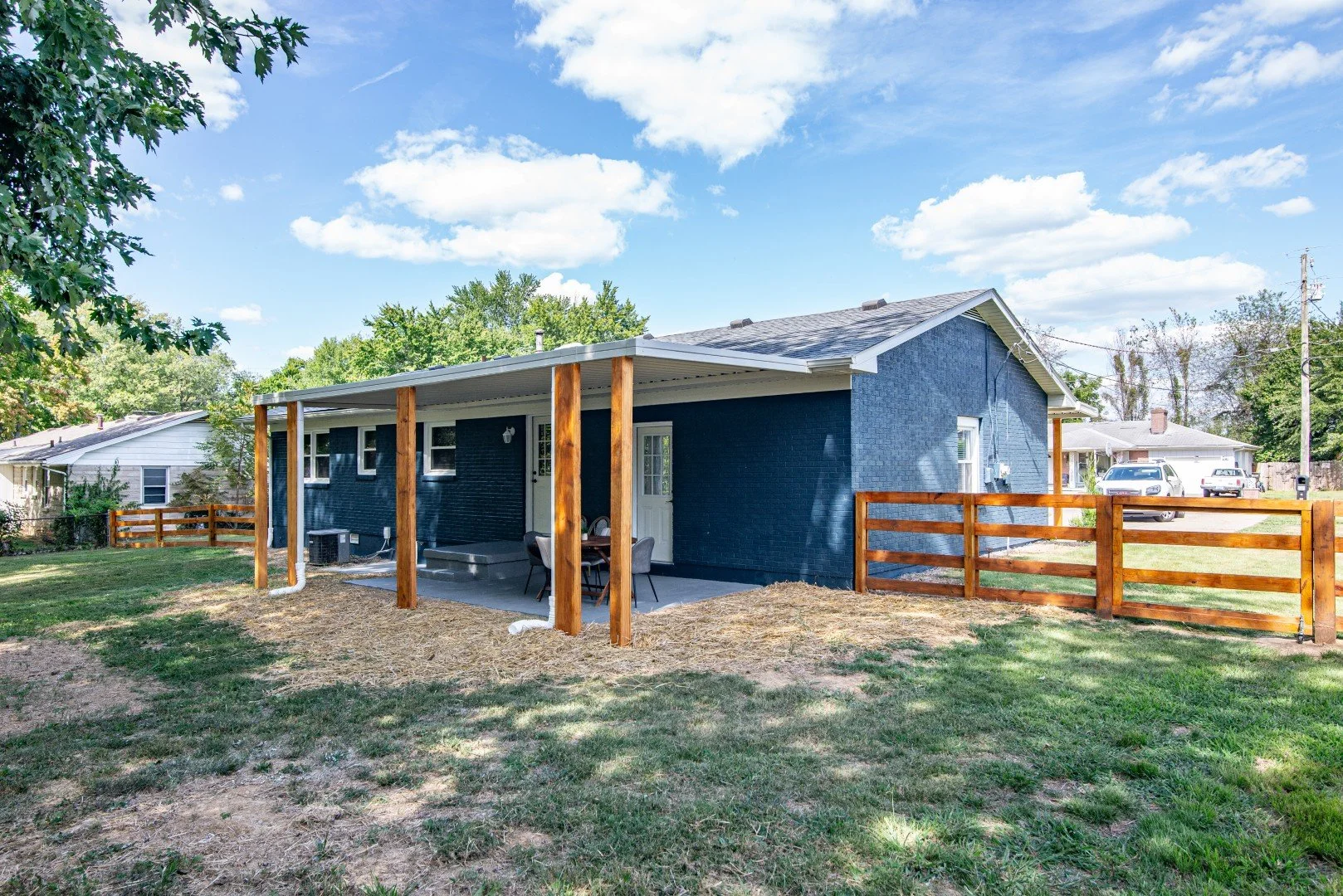 777 Carol Lane-10.jpg