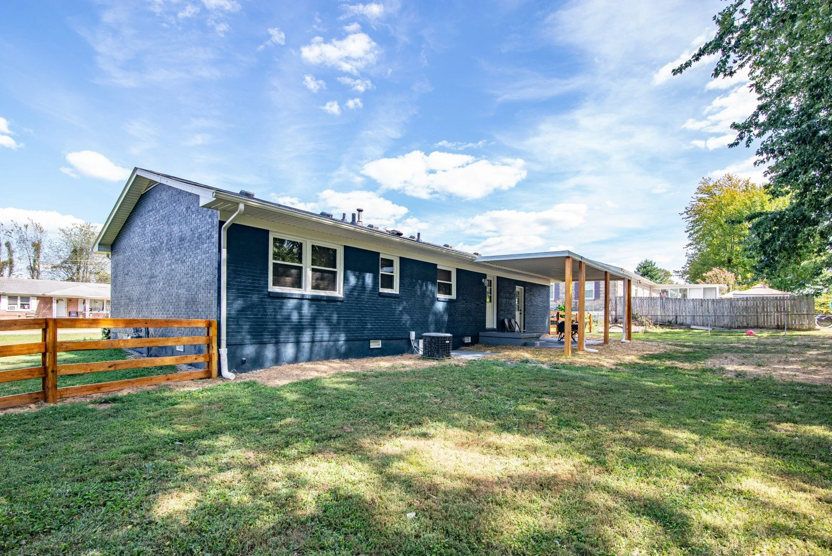 777 Carol Lane-5.jpg