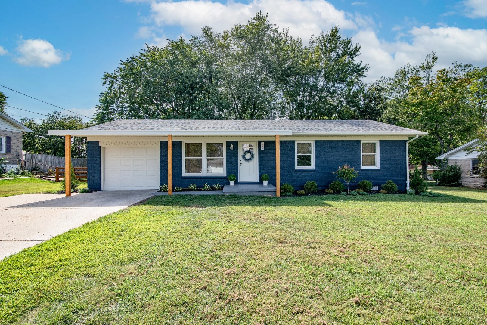 777 Carol Lane-1.jpg