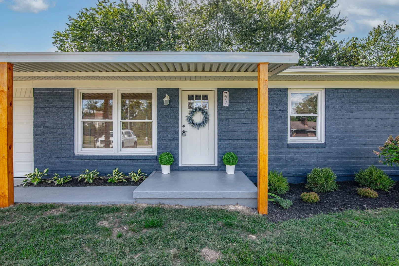 777 Carol Lane-2.jpg