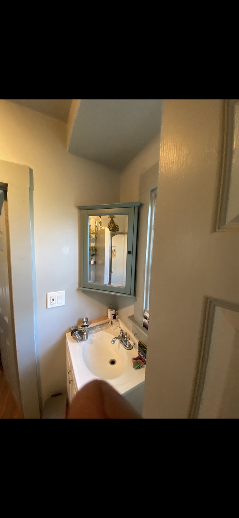 Custom corner mirror mounting