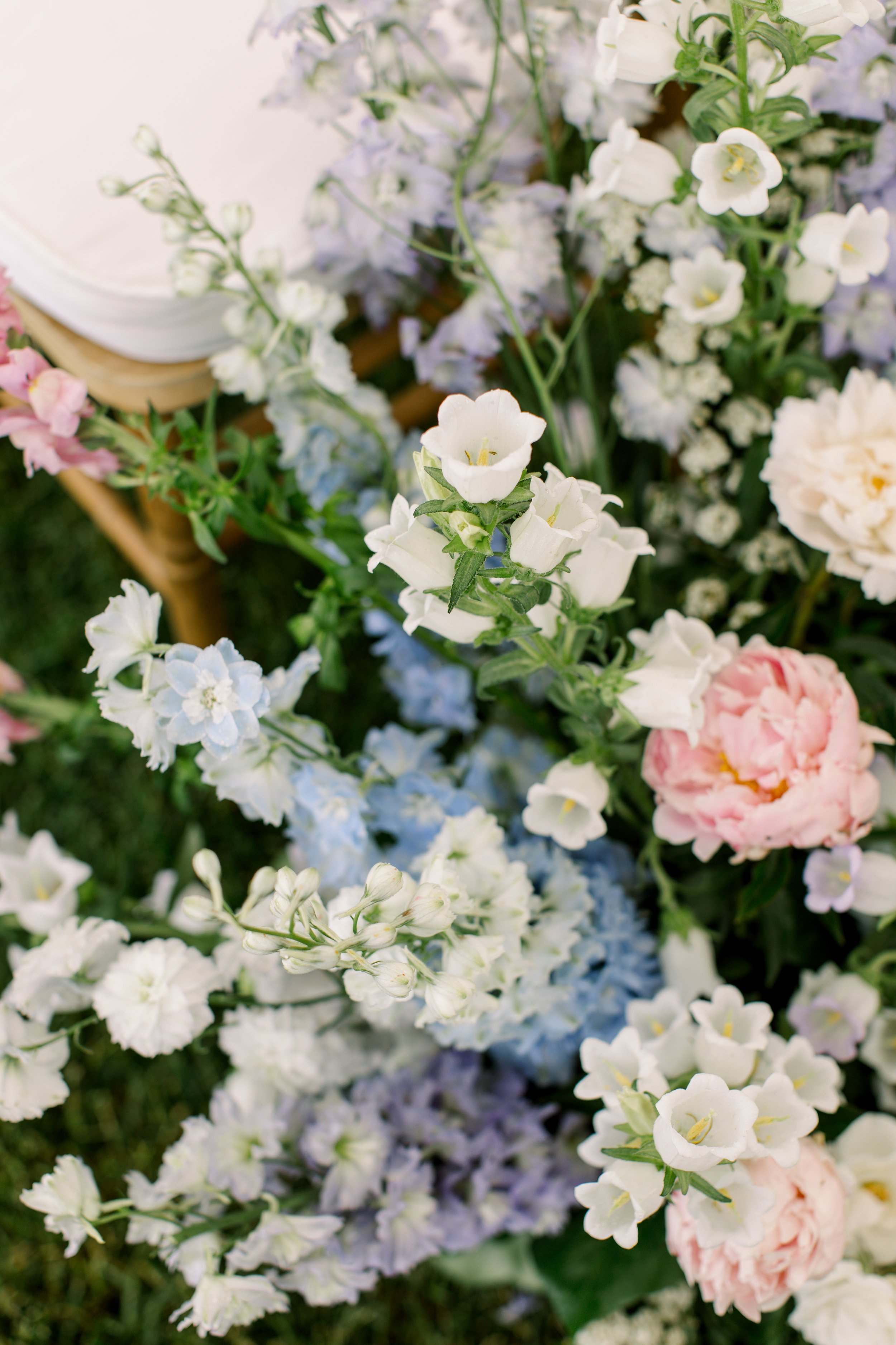 castle-hill-inn-wedding-flowers.jpg