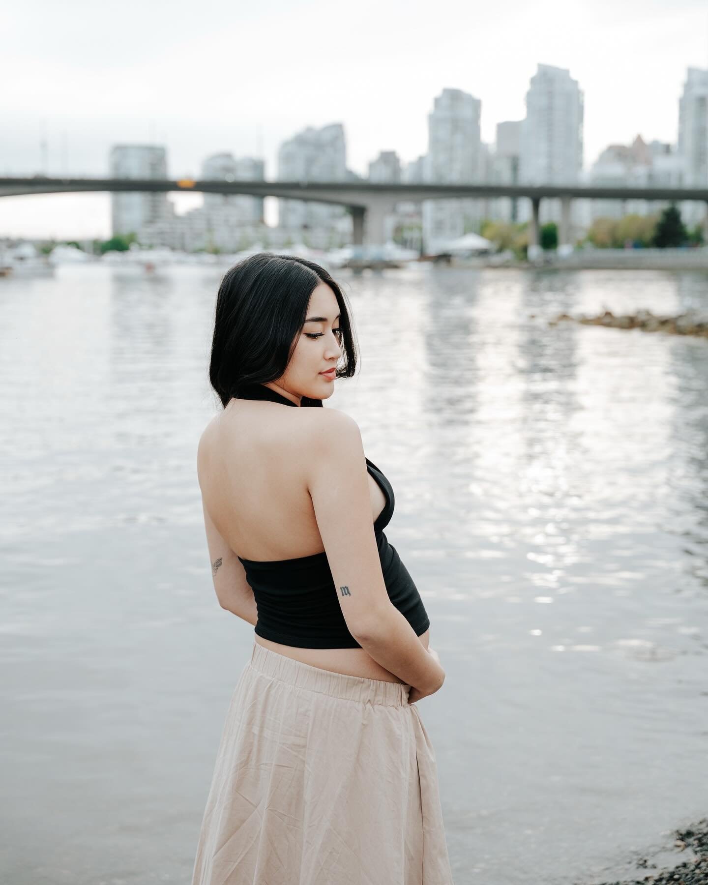 Cassie&rsquo;s maternity shoot🤍🤰🏻