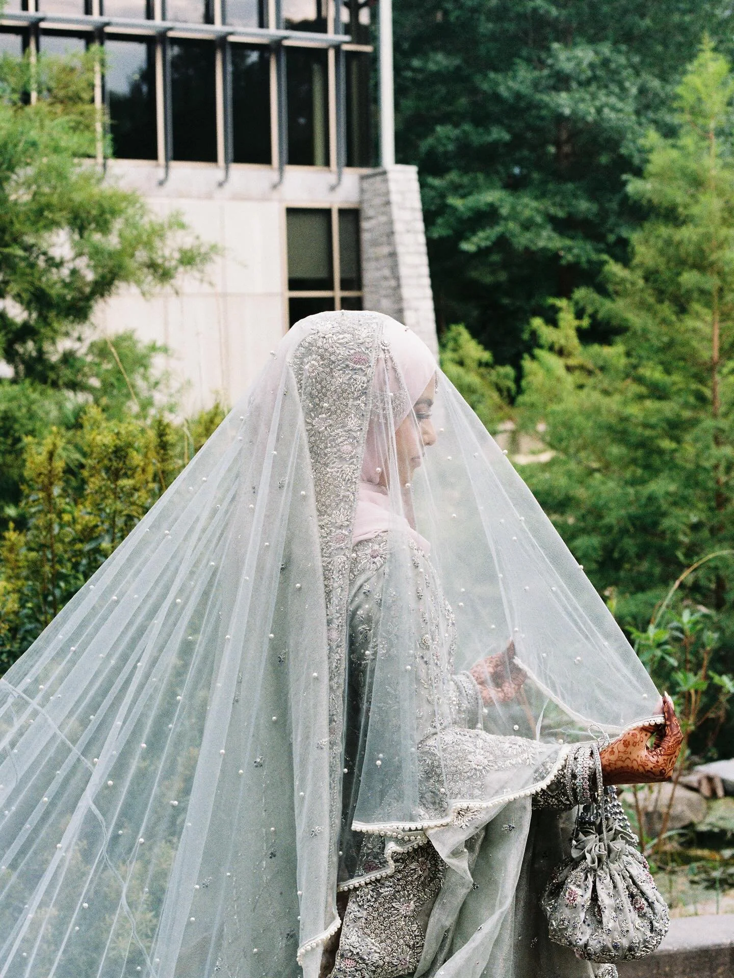 Favorite film shot from last week&rsquo;s nikkah 🎞️: Kodak Gold 200 
.
.
.
.
.
.
.
#atlphotographer #georgiaphotographer #couplephotography #portraits #nikkah #coupleshoot #bridal #weddingphotographer #details #kodakgold #film