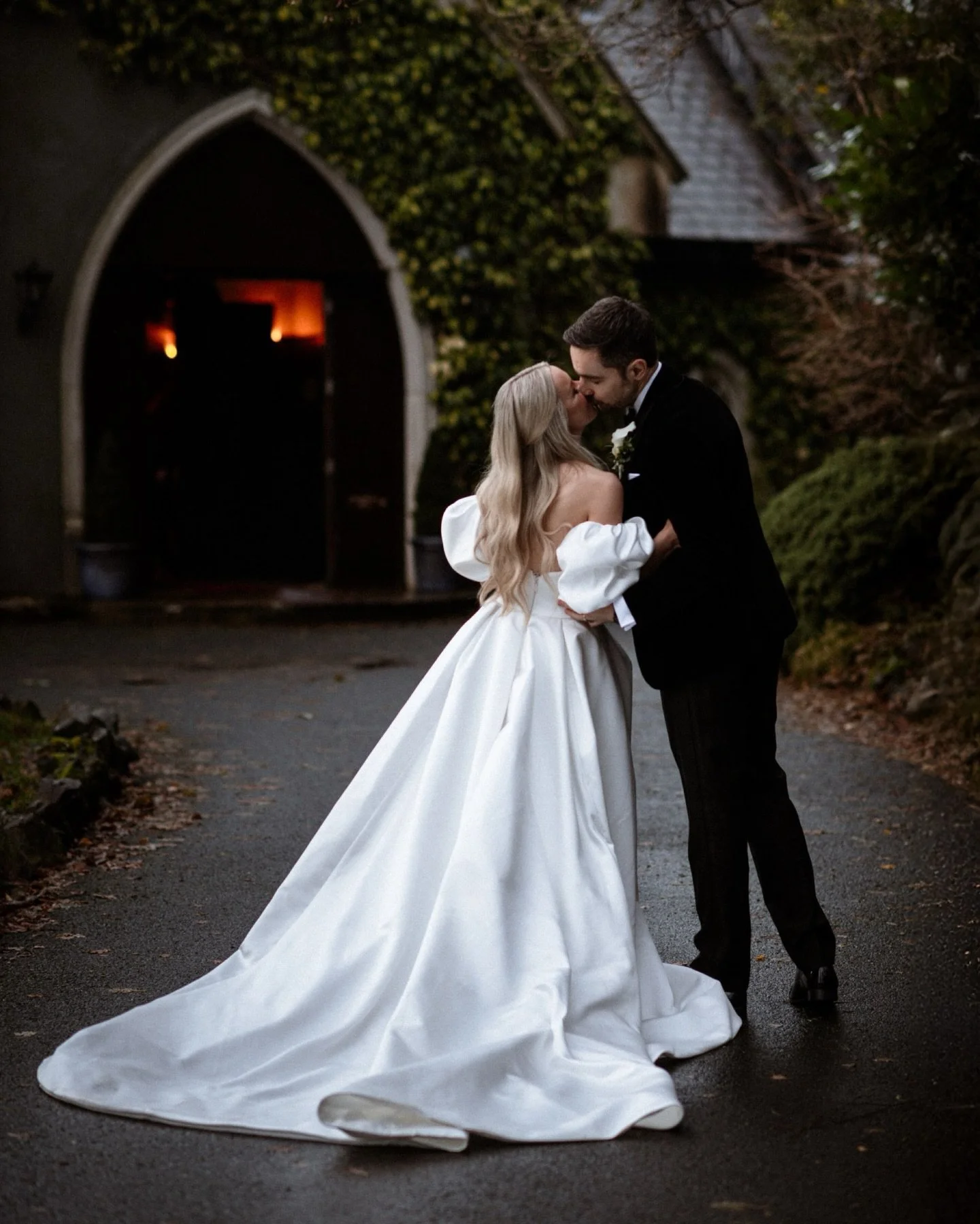 Amy and Tiernan 🤍

Stunning December wedding at @macreddin 

Bride and groom @amycody94 @tiernan__barry 
Hair @hairby_ciara_c 
Makeup @bysophiecagney 
Flowers @austenflowers 
Dress @adorobridaldublin 
Video @whitephoenixweddingfilms 
Cake @bakedcake
