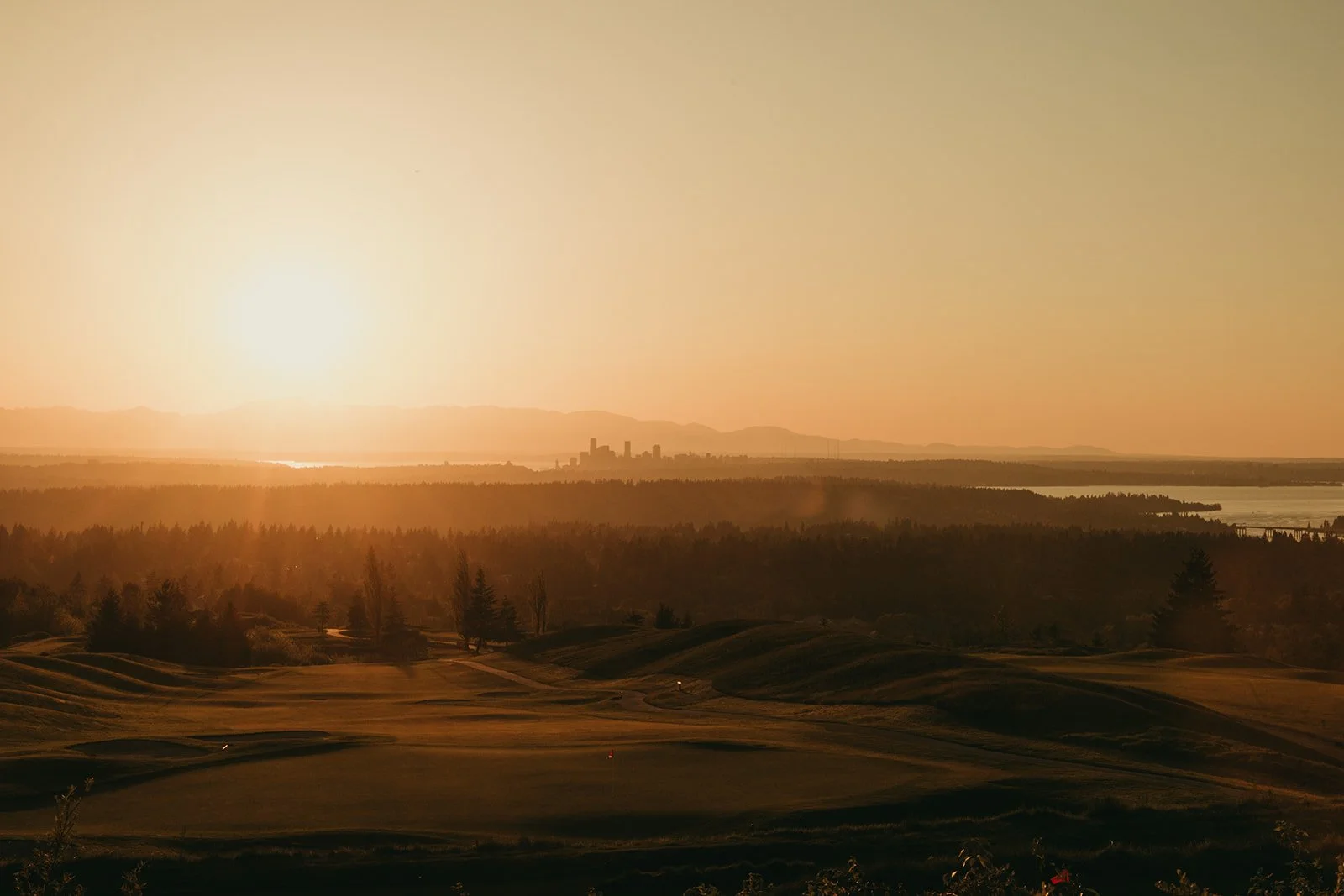 seattleweddingatgolfclubnewcastle97.jpg