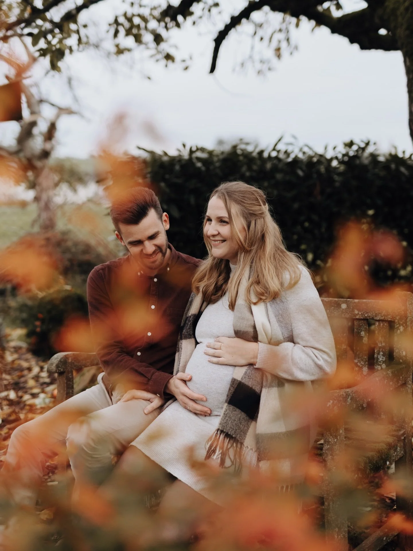 Herbstliebe🤎🍂
Dieses Jahr zeigt sich der Herbst von seiner ganz besonderen Seite🤎🧡
Kleiner Reminder: Schwangerschaft vergeht schneller, als man denkt: bitte fr&uuml;hzeitig euren Babybauch-Termin sichern.
Auch f&uuml;r den Fr&uuml;hling sind jetz