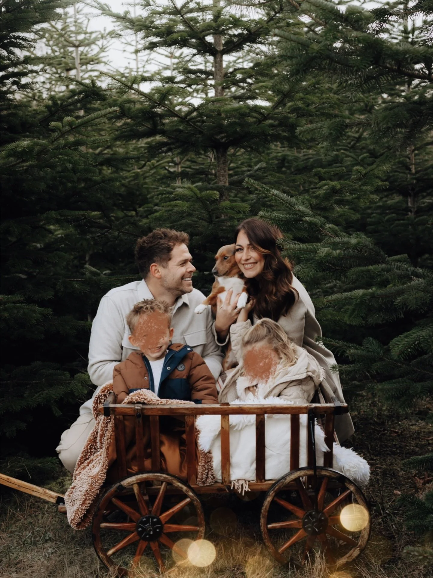 1. Advent 🤍🥰
Ihr Lieben, ich w&uuml;nsche euch einen wundersch&ouml;nen Start in die Adventszeit.
Danke, dass ich eure besonderen Momente festhalten darf. Ihr macht meine Arbeit jeden Tag zu etwas ganz Besonderem. ✨