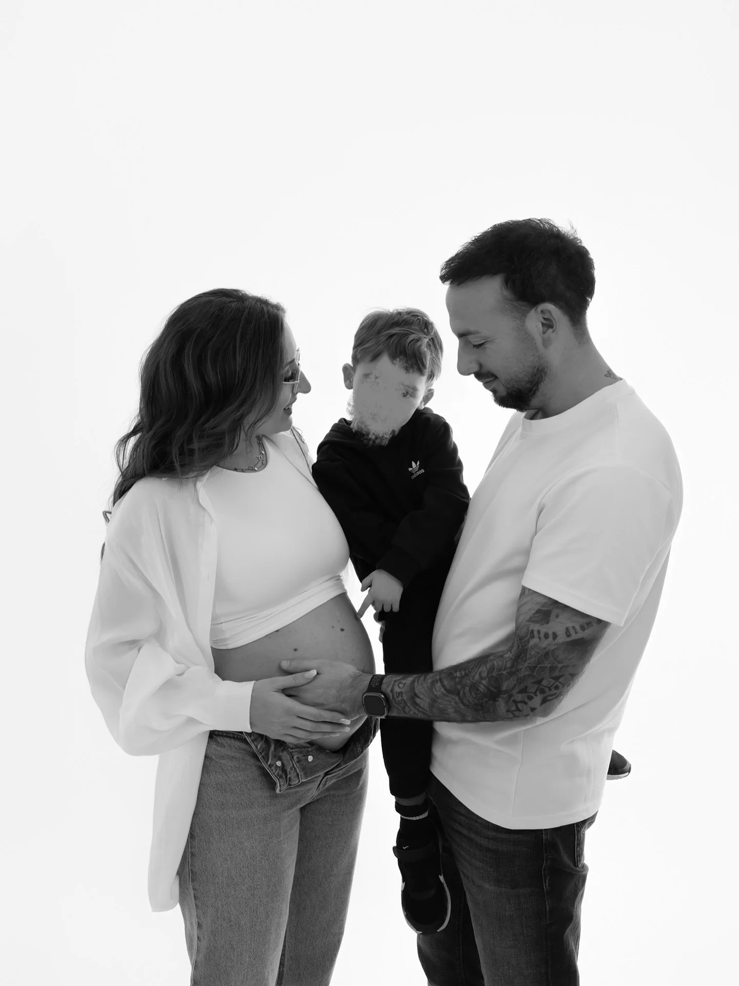 Bald zu viert👶🏼🤍🖤
Dein individuelles Pregnancyshooting im Studio - schick mir gerne eine DM 🤍