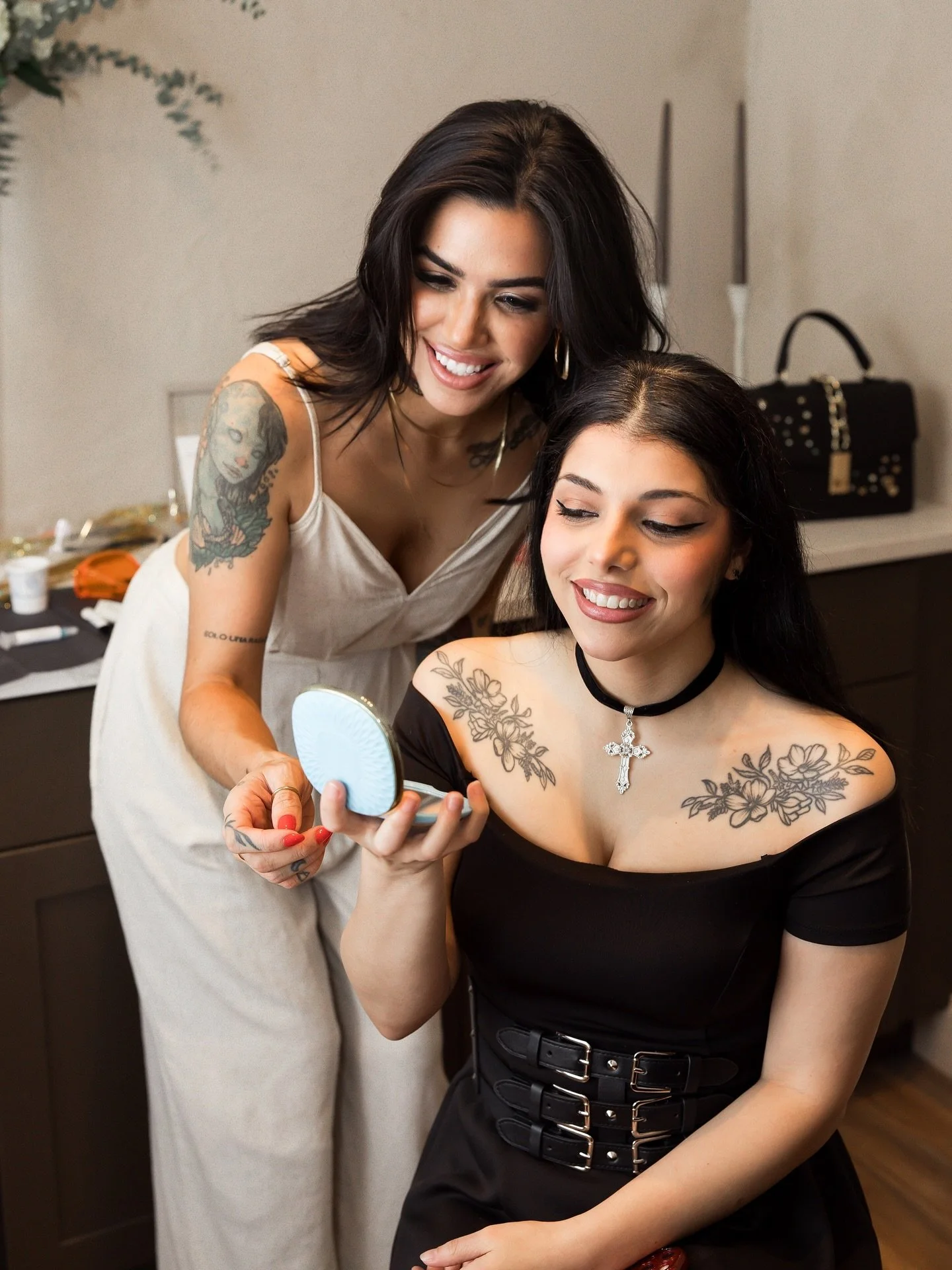 Having fun lately ✨
Lots of tooth gems + hair tinsel done at @clairebdawe + @societywellnessal ‘s influencer event 
📸@marycfehr