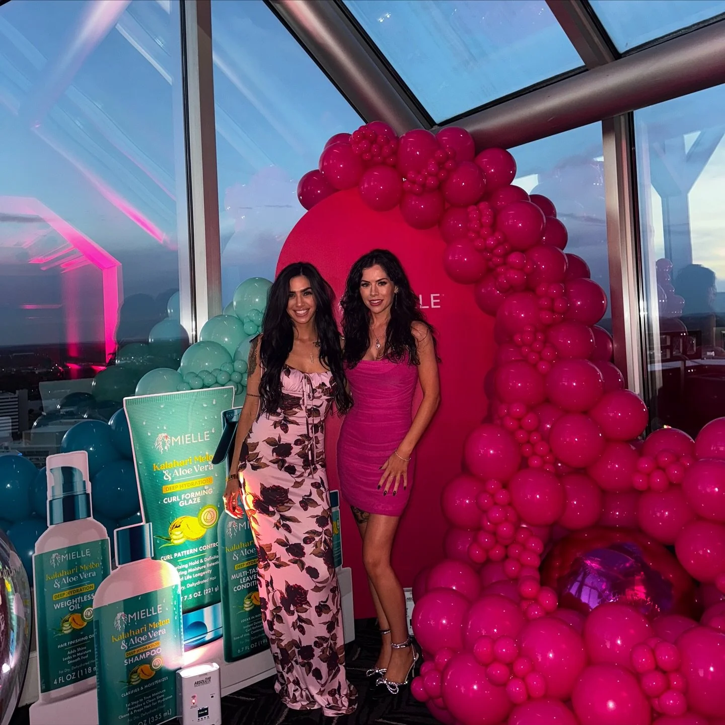 Thank you @mielleorganics + @magiccityclassic for letting Bitty Beauty love on some alum + friends and family during Pink Hour!! We had the best time 💞