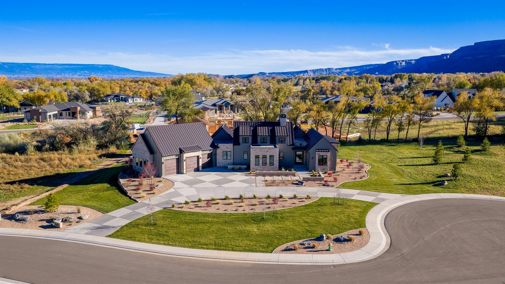 1111 Horizon Dr-1.jpg