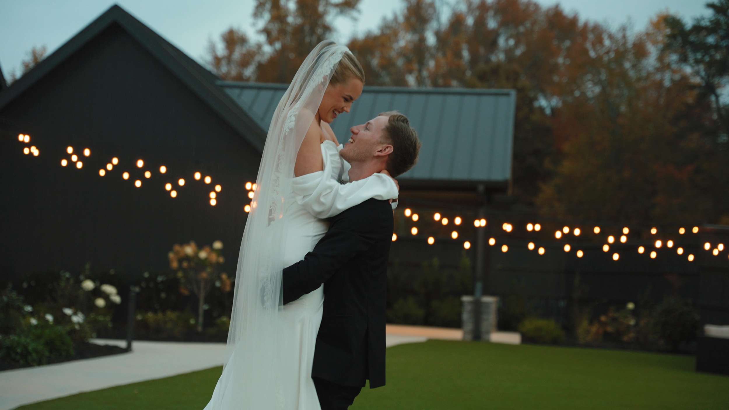 Wedding Timeline Reel.00_06_22_16.Still040.png