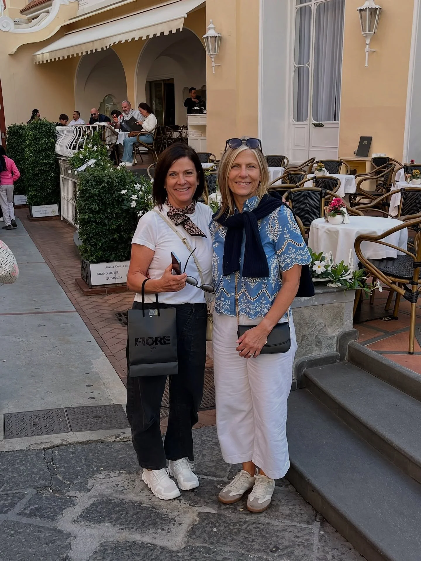 These ladies are back in town, sharing some pretty places and details from their vacations.
We love all of the beautiful and intricate elements in the architecture and interiors in Europe. Until next time ❤️
Tammara: Provence ✈️ Postiano
Carolyn: P