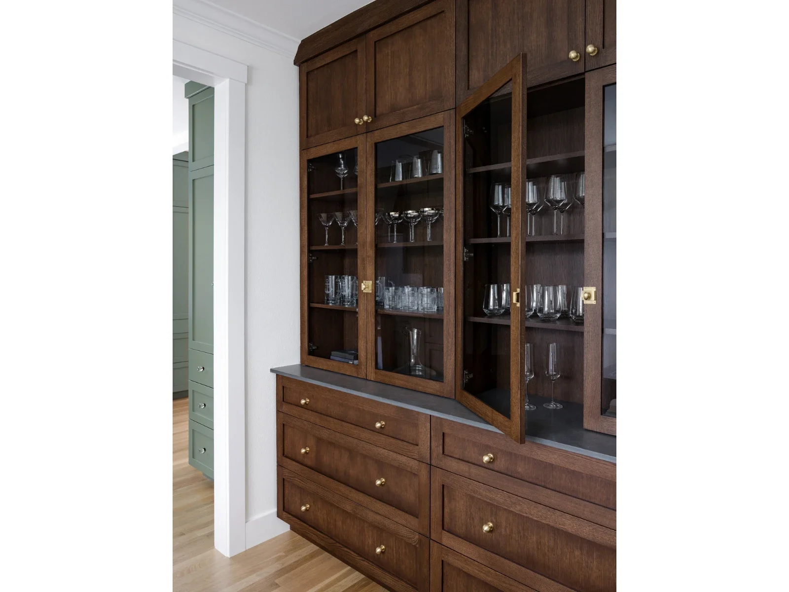 3-Tammara_Stroud_Design-Interi__.webp