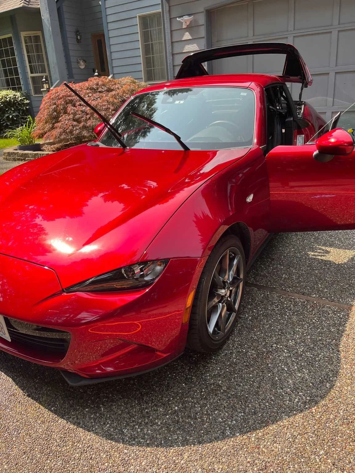 Lake Tapps wash and wax on a Mazda Miata by Bryanz Auto Detailing