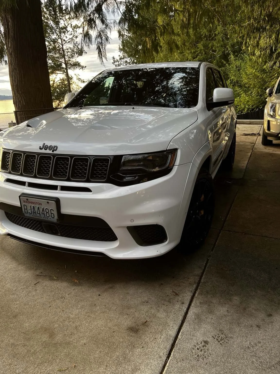 Professional Jeep Grand Cherokee exterior mobile detailing service by Bryanz Auto Detailing near Gig Harbor WA