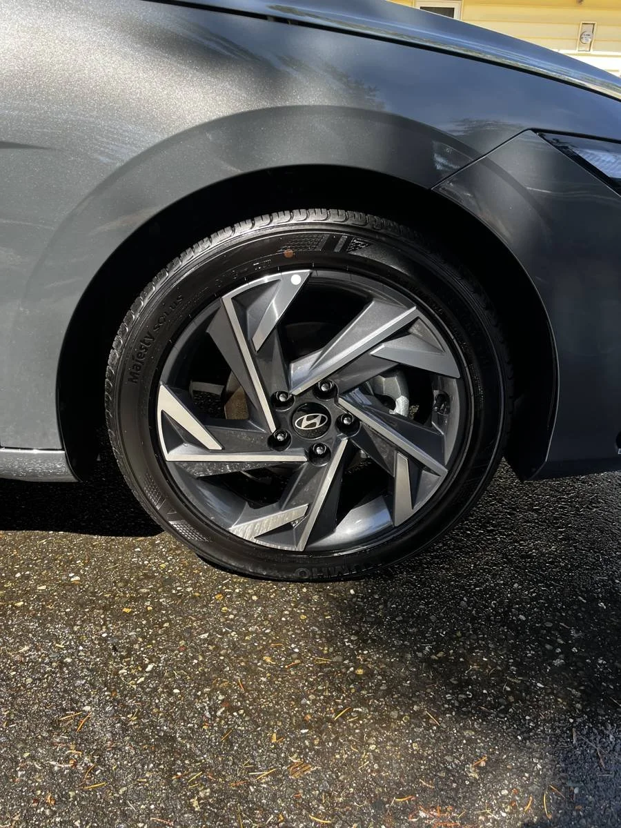 Ruston WA professional wheel and tire detailing with deep clean and shine