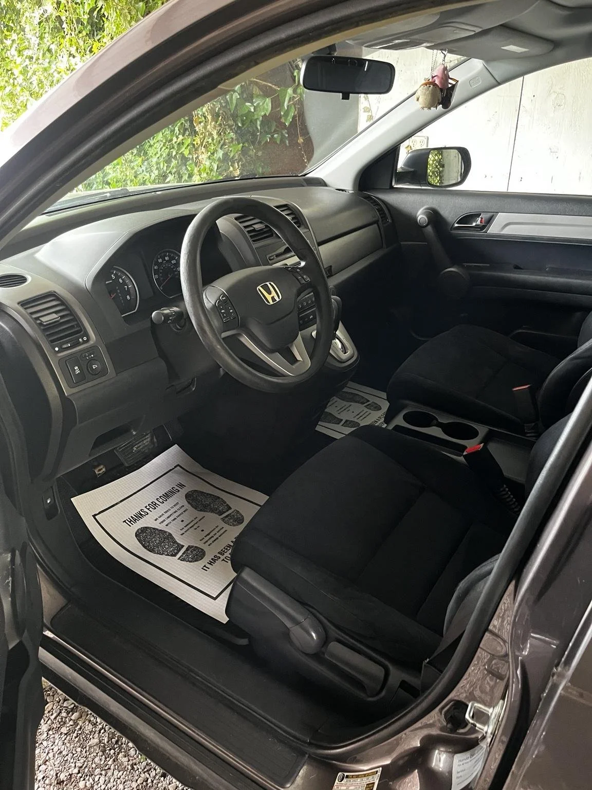 Tacoma WA Honda CR-V interior detailing with pet hair removal and stain extraction by Bryanz Auto Detailing