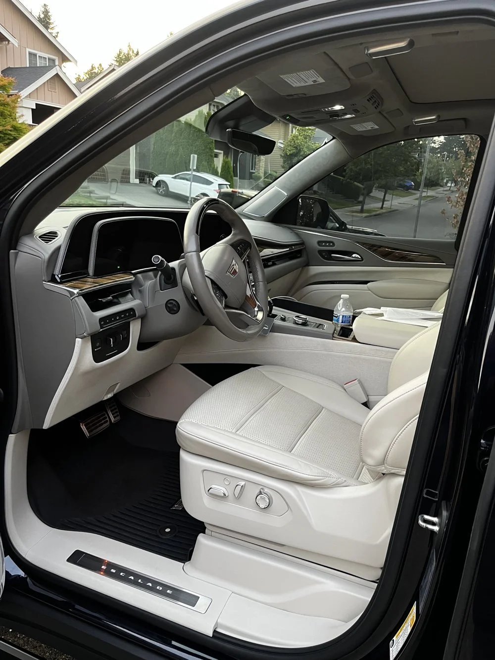 Cadillac Escalade interior after luxury mobile detailing in Puyallup, WA