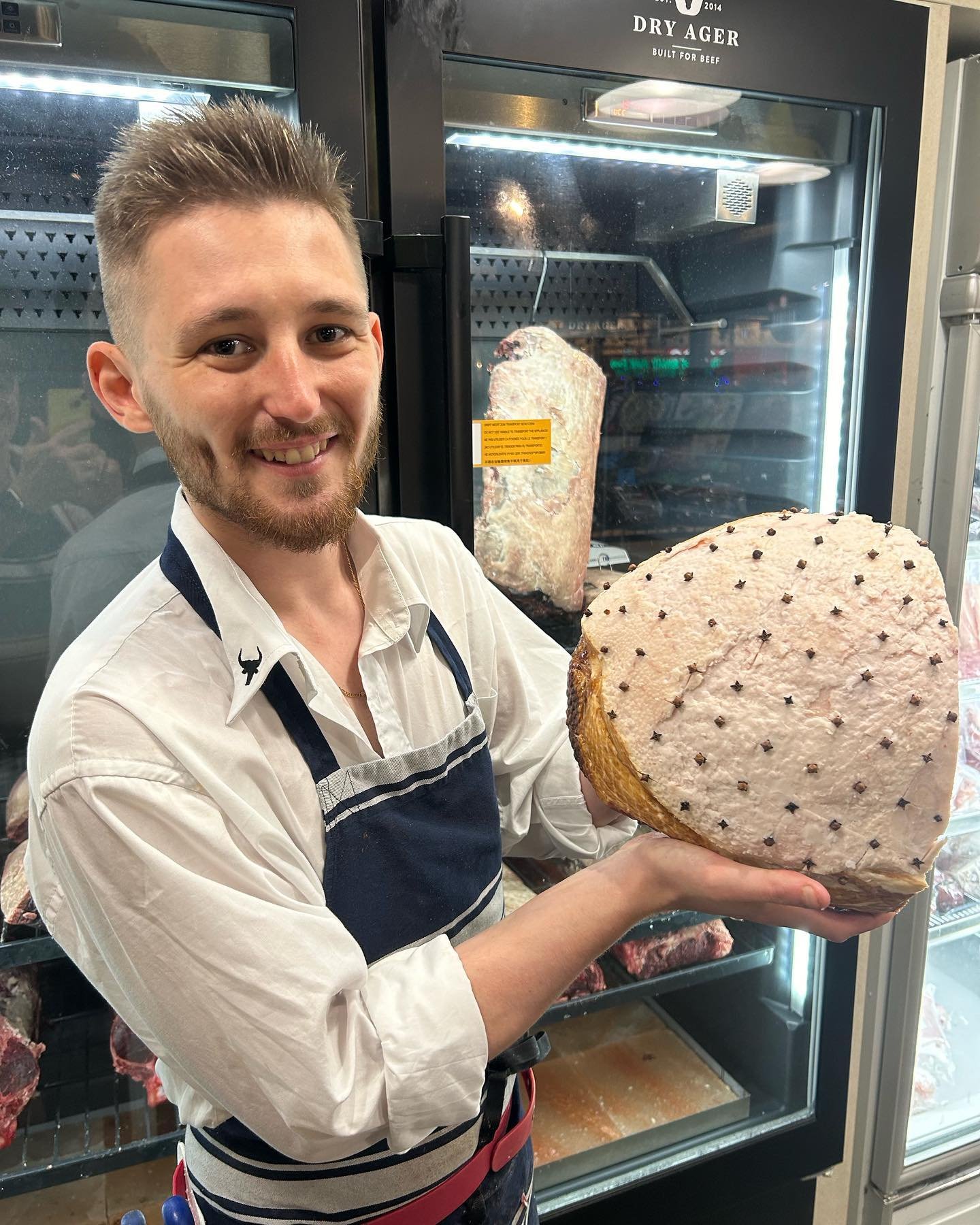 Kyle has your Christmas Ham sorted out! Wood smoked locally in Kingaroy, QLD.
Available whole or half.
Give us a call and Order today to make your Christmas Feast perfect!
(07) 3886 3765